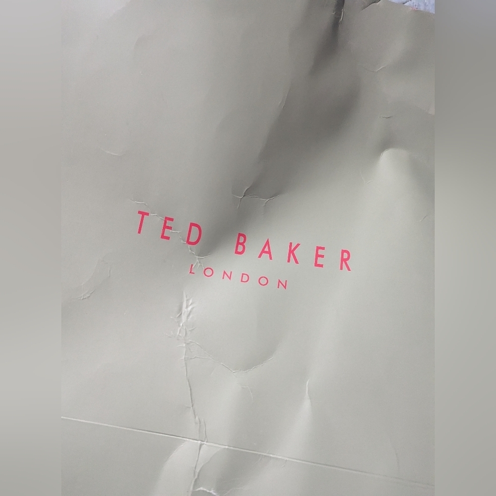 Ted Baker Tabbiaa white off the shoulder wide leg jumpsuit. Sz 3 - Picture 15 of 16